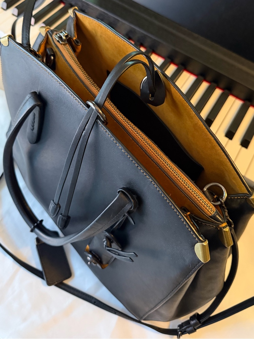 COACH 1941 COOPER CARRYALL BLACK LEATHER BAG 22821 - Picture 9 of 17